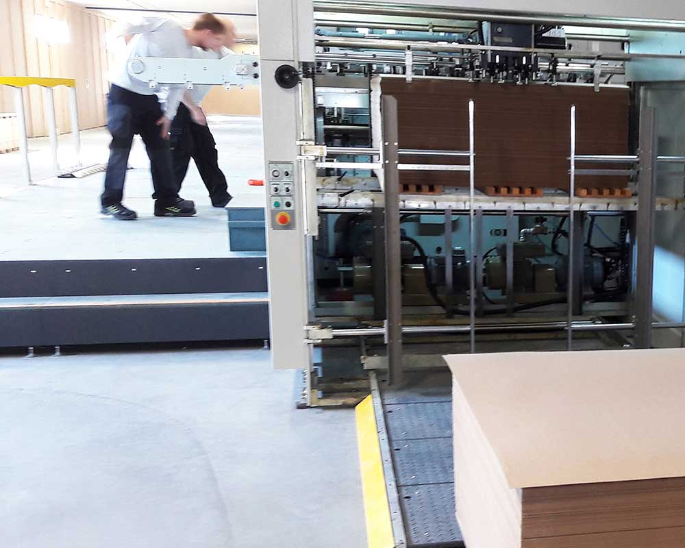 Eltete Rakmat - Tehdas